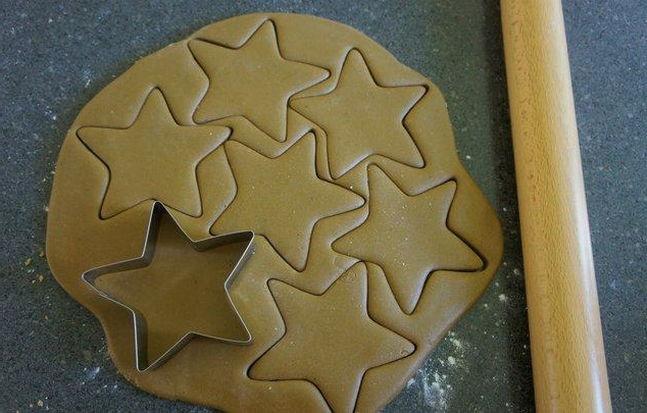 طريقة عمل كعكات الزنجبيل - الخطوة 9