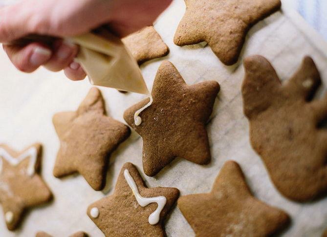 طريقة عمل كعكات الزنجبيل - الخطوة 10