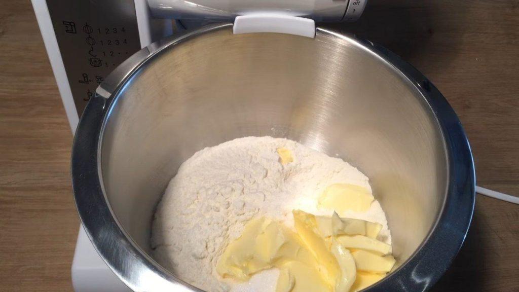 وصفة سريعة وسهلة لعجينة الفطائر الهشة - الخطوة 3