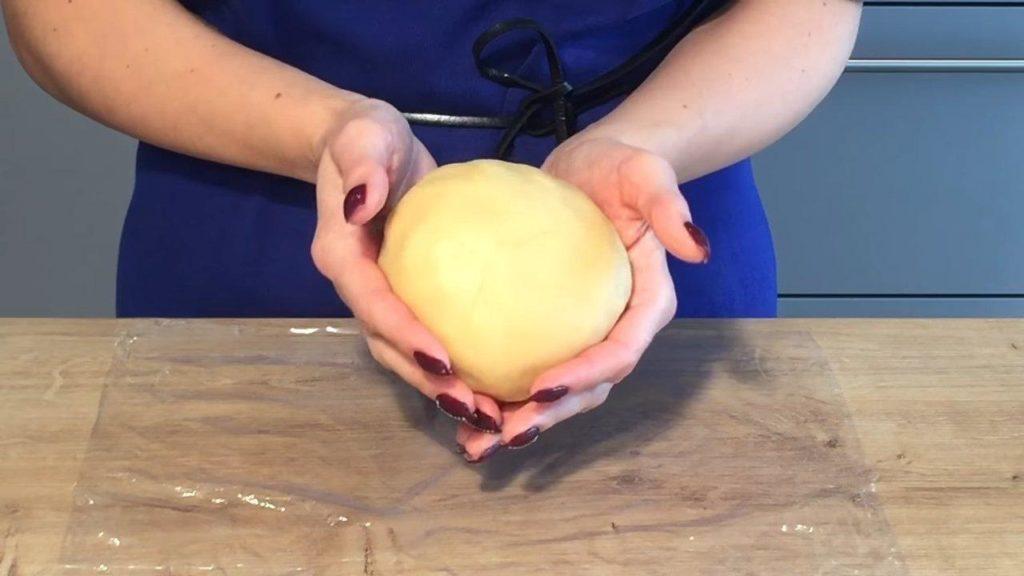 وصفة سريعة وسهلة لعجينة الفطائر الهشة - الخطوة 5