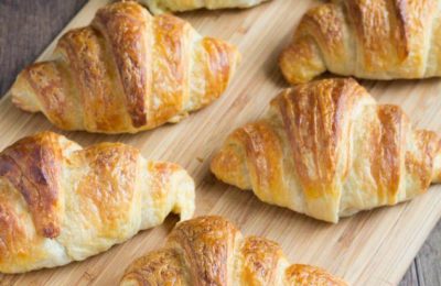 طريقة خبز الكرواسون في المنزل - صور