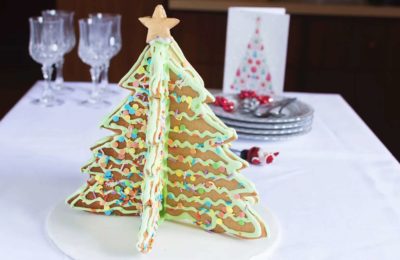 شجرة عيد الميلاد المصنوعة من خبز الزنجبيل - صورة