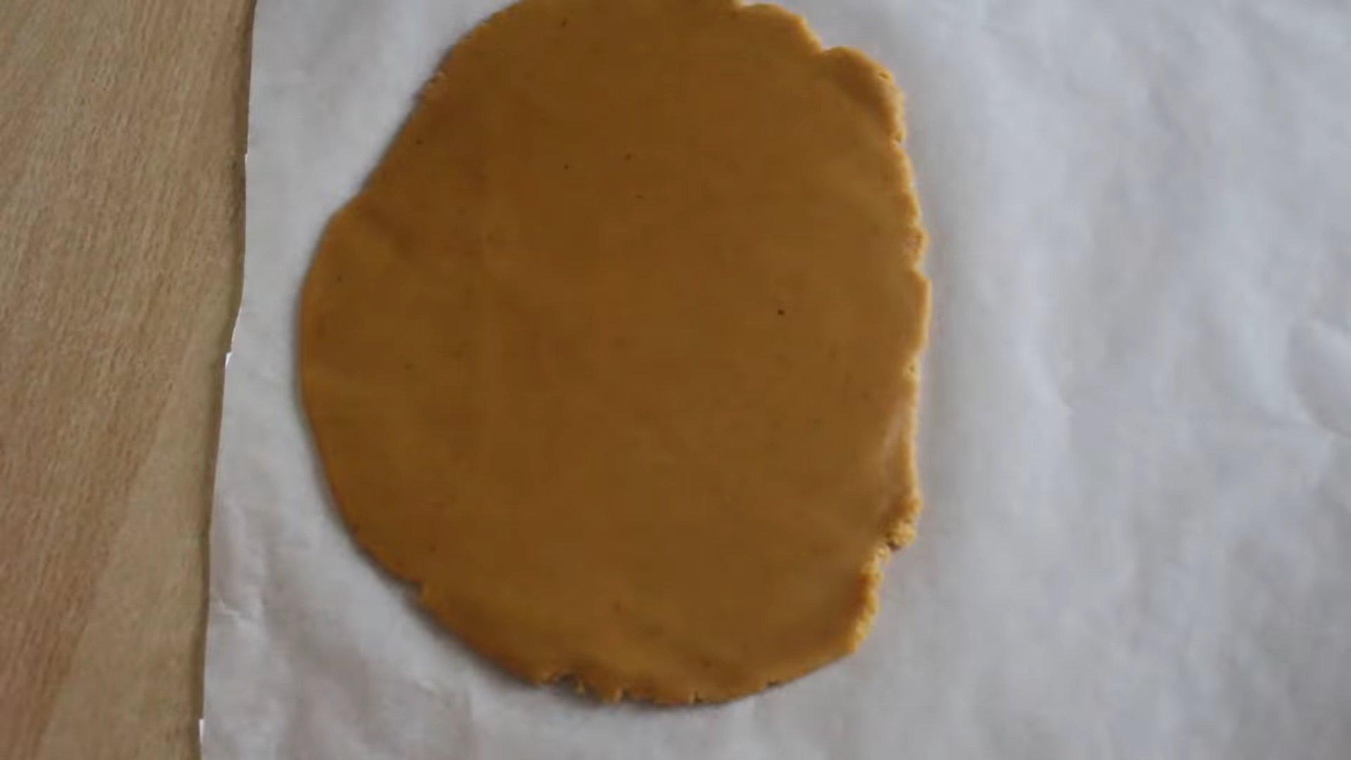 رسم أجزاء المنزل باستخدام الاستنسل وخبزها - الخطوة 2