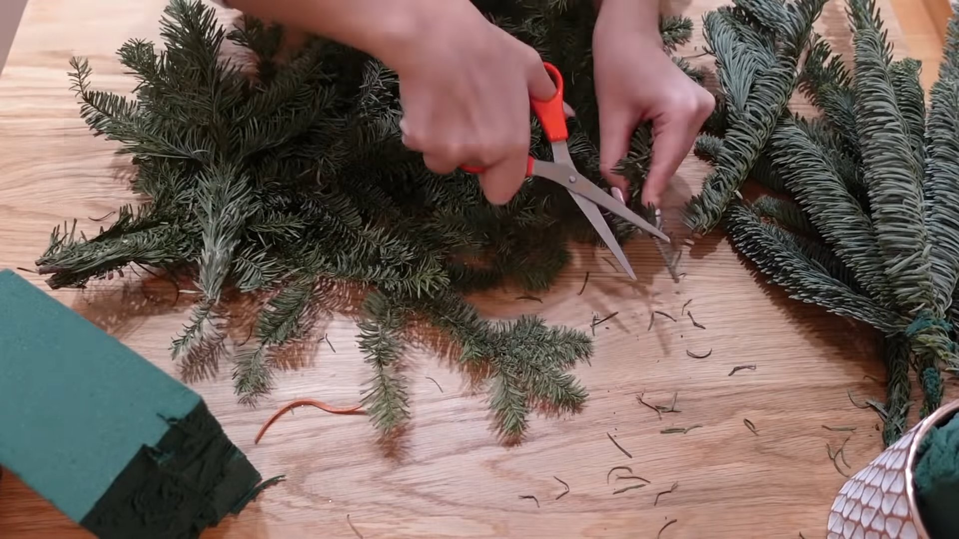 Recepta - Decoració de taula de Nadal amb branques d'avet - Pas 2