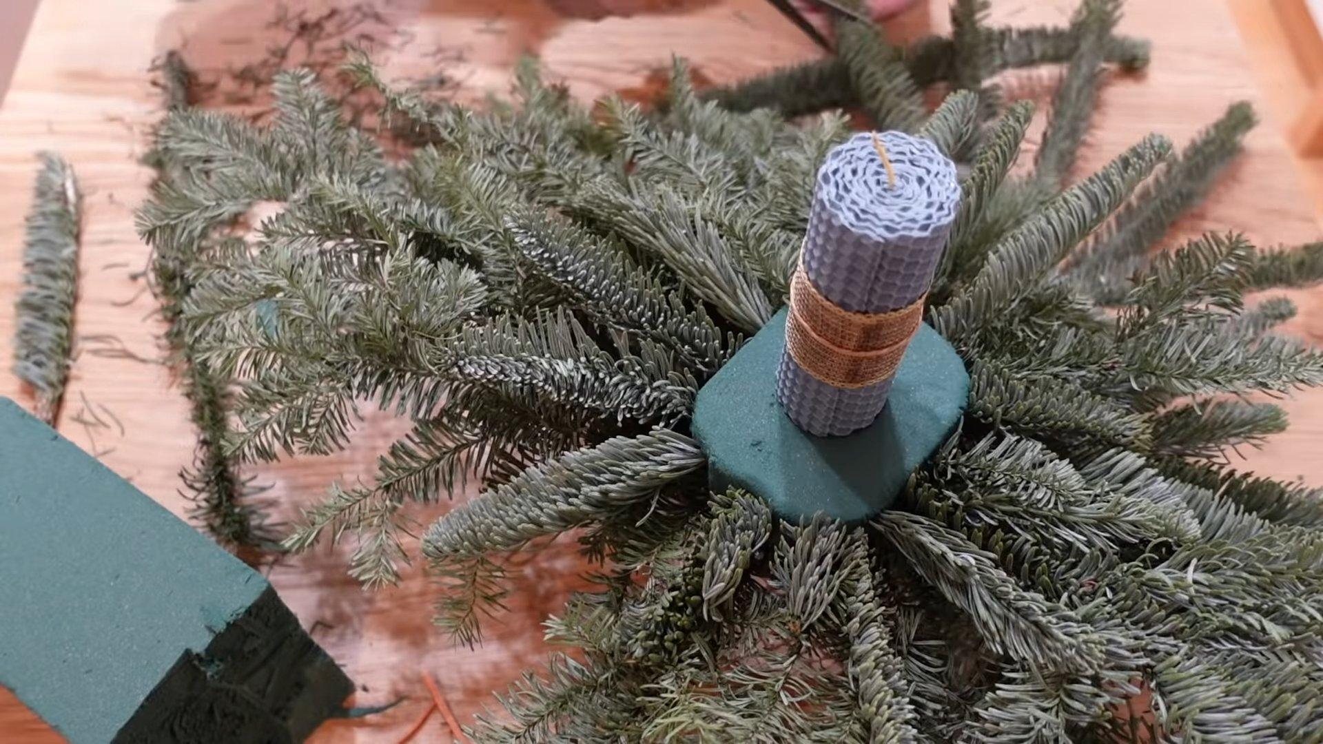 Recepta - Decoració de taula de Nadal amb branques d'avet - Pas 4