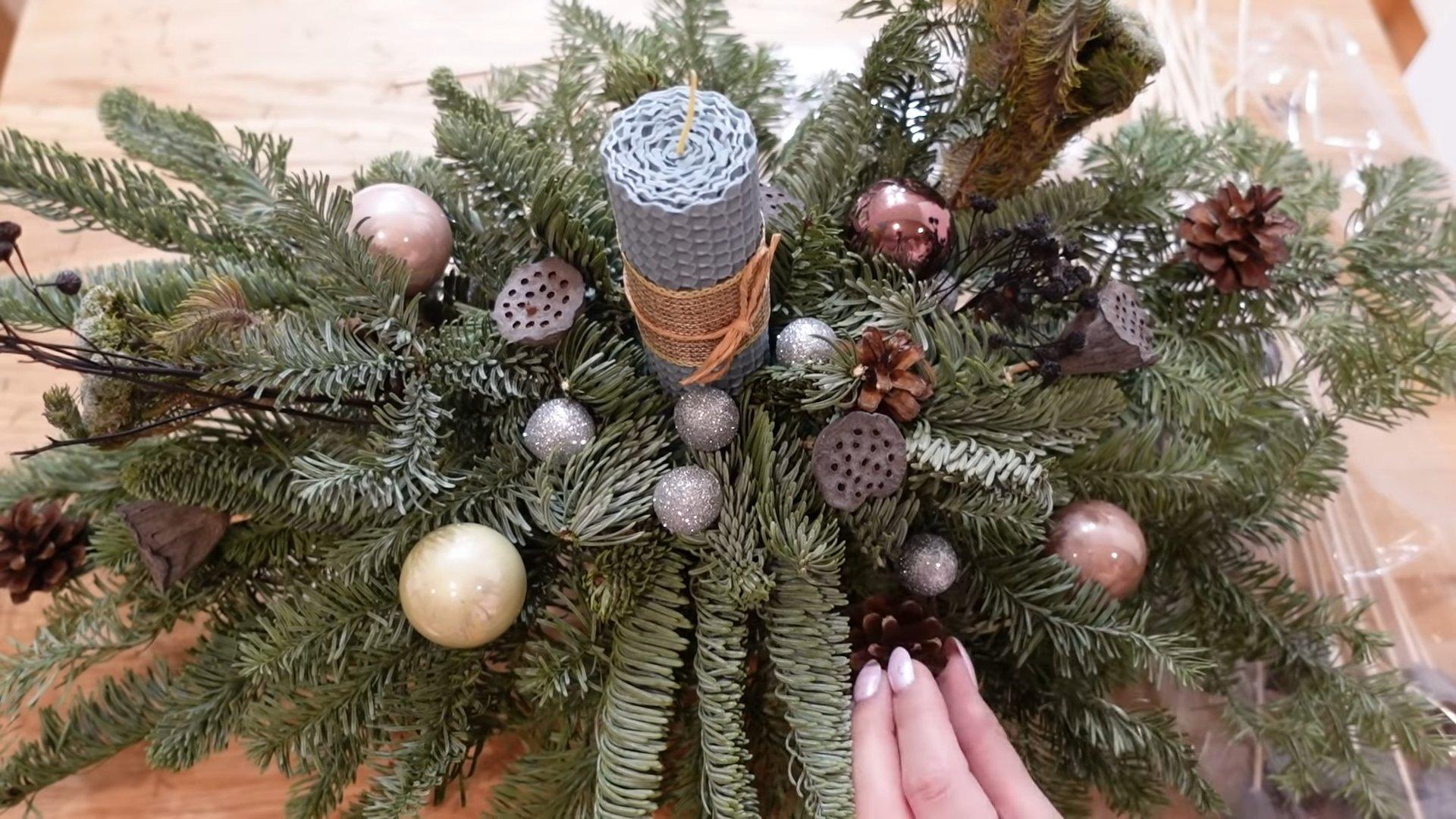 Recepta - Decoració de taula de Nadal amb branques d'avet - Pas 7