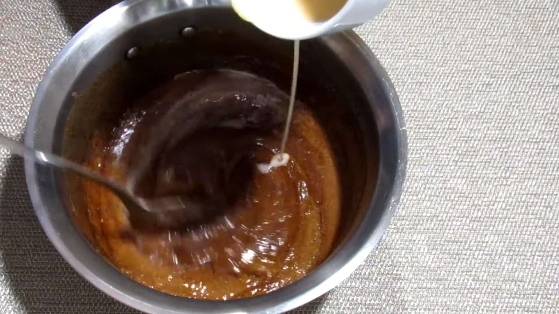 وصفة - طريقة عمل كعكات الزنجبيل بالزنجبيل والقرفة - الخطوة 5