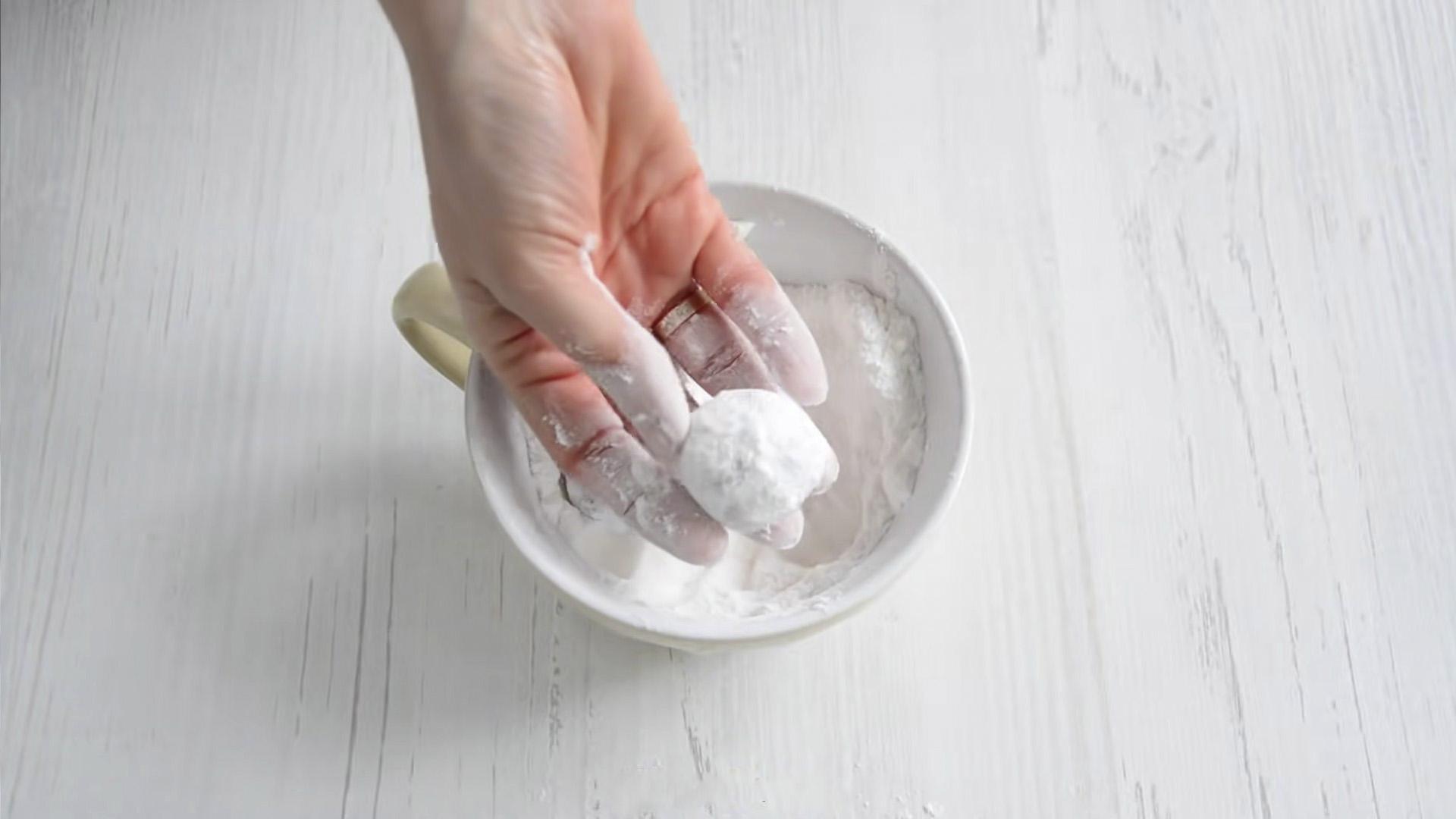 وصفة - كوكيز ريد فيلفيت المتشققة - الخطوة 9