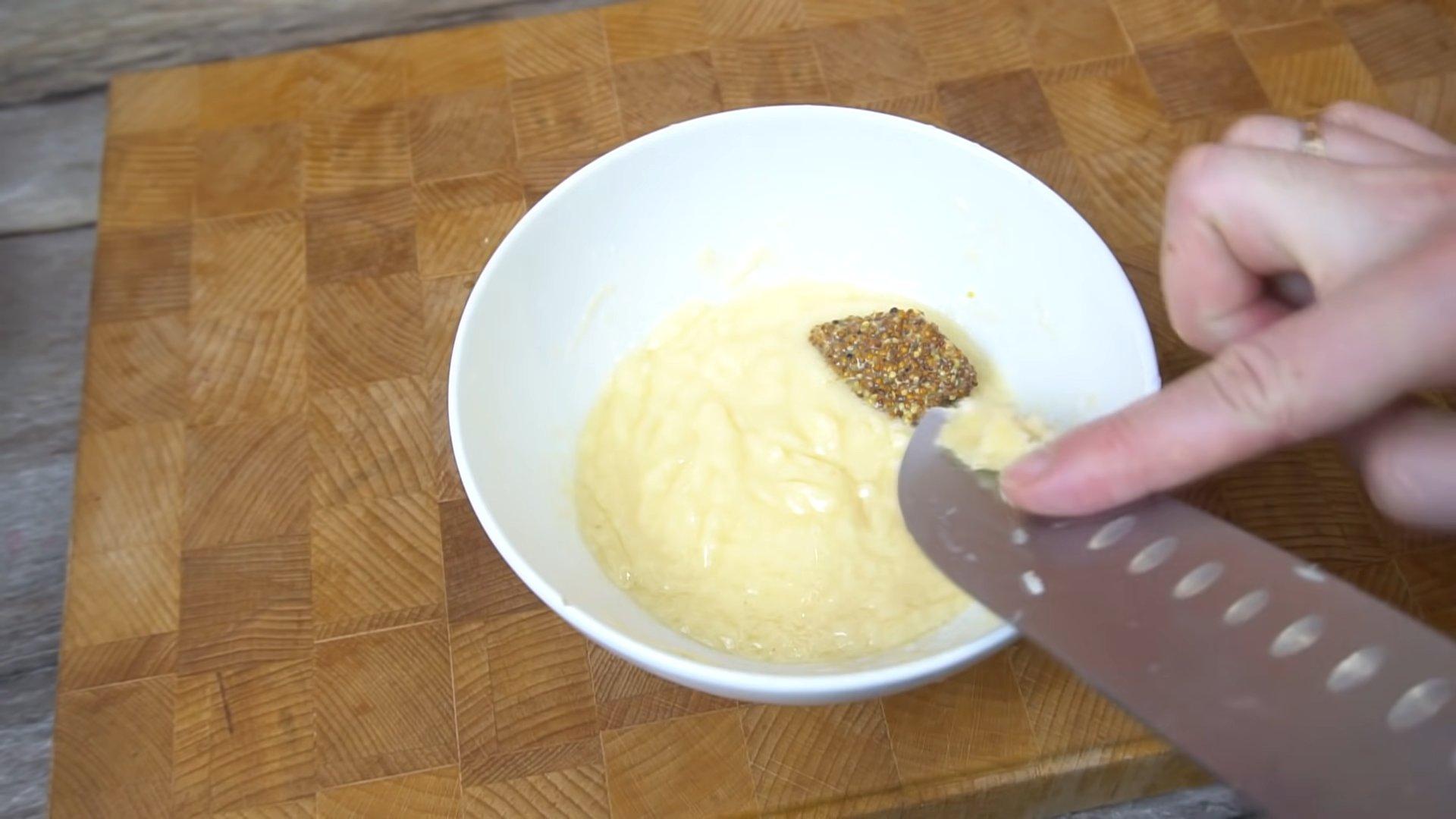 وصفة - تتبيلة سلطة سيزر بالمايونيز - الخطوة 3