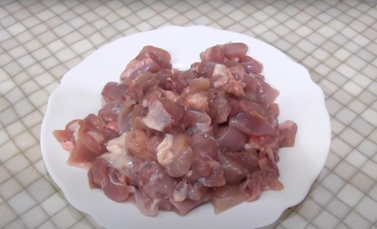 وصفة - سلطة سيزر اقتصادية مع المايونيز والملفوف الصيني - الخطوة 1