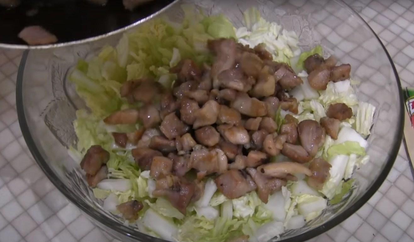 وصفة - سلطة سيزر اقتصادية مع المايونيز والملفوف الصيني - الخطوة 4