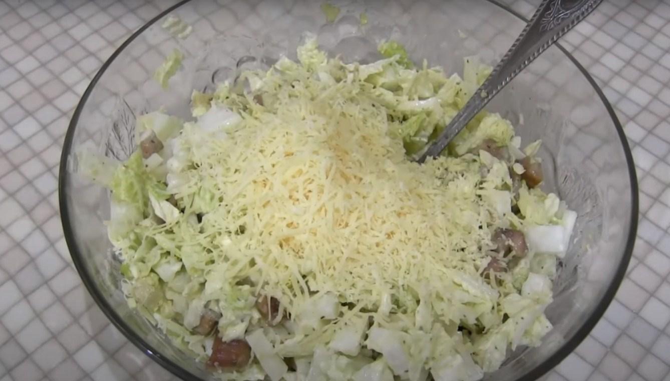 وصفة - سلطة سيزر اقتصادية مع المايونيز والملفوف الصيني - الخطوة 6