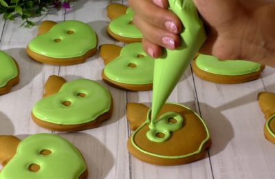 صورة لكريمة تزيين خبز الزنجبيل