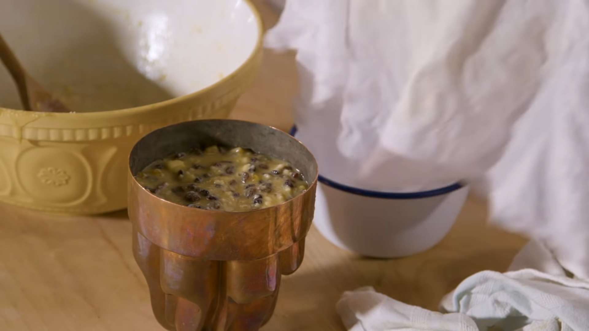 وصفة بودنغ الزبيب الأسود - الخطوة 3