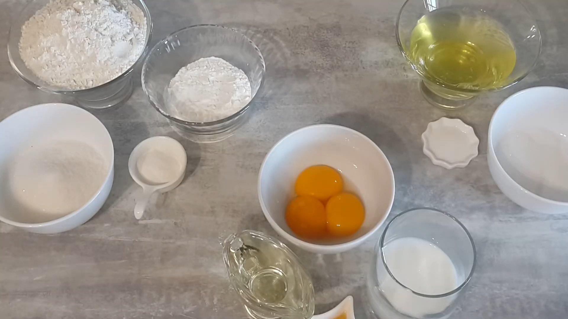 وصفة - كيكة الشيفون الرطبة - الخطوة 1