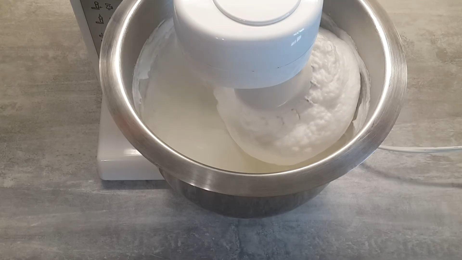 وصفة - كيكة الشيفون الرطبة - الخطوة 5