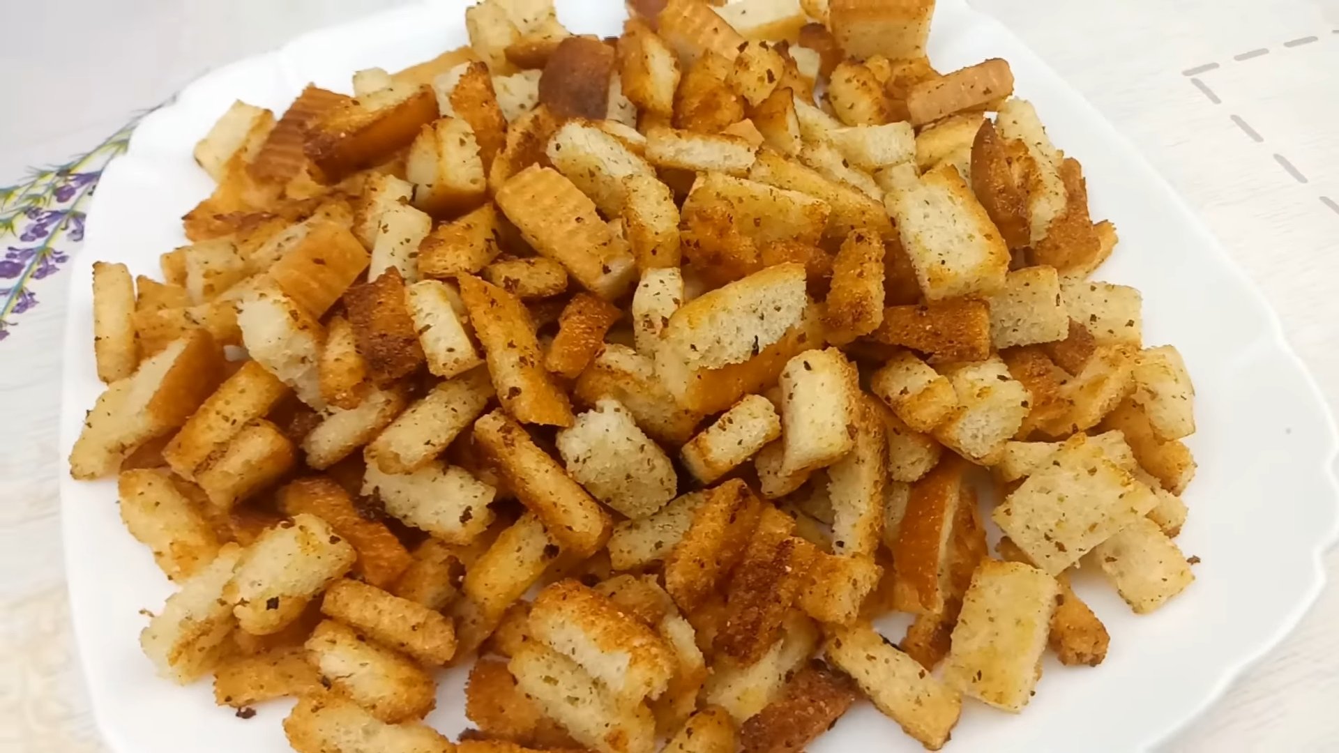 وصفة - فتات خبز سلطة سيزر في المقلاة - الخطوة 6