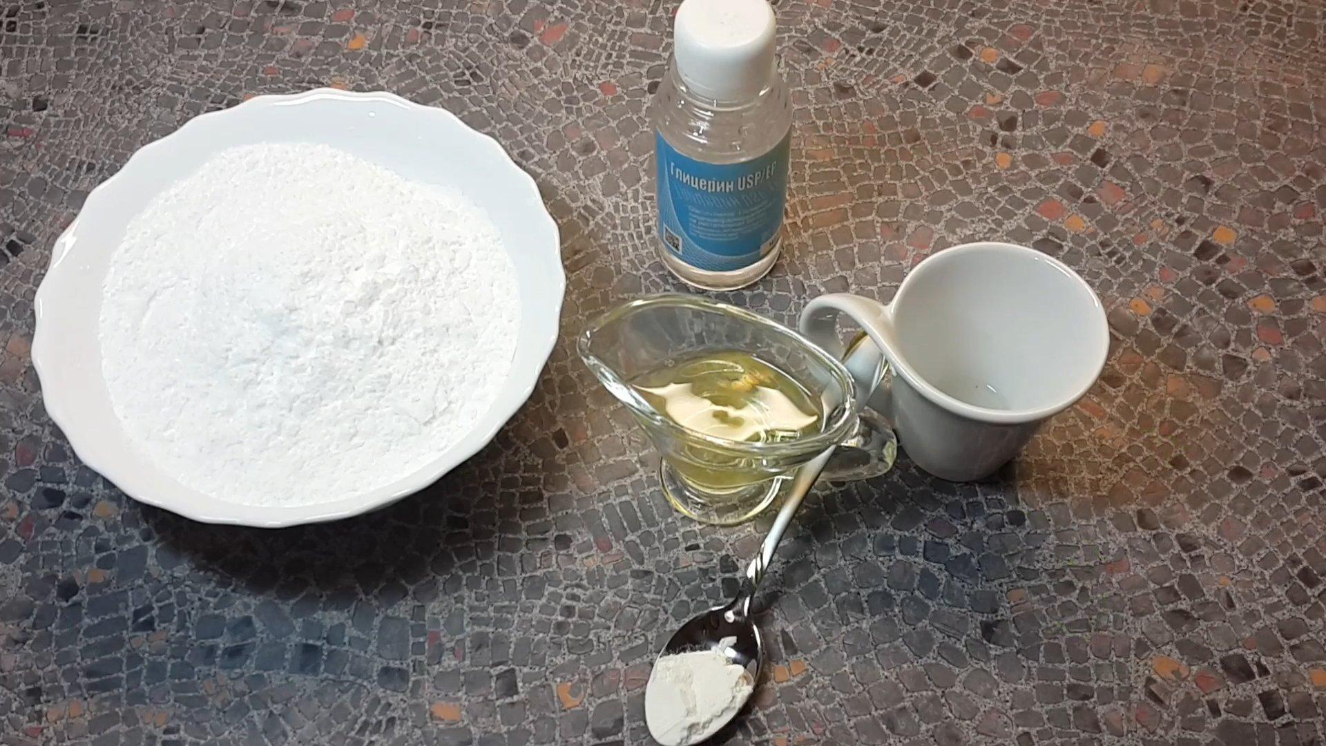 Recepta de decoració de galetes de gingebre amb cobertura de colors: pas 1