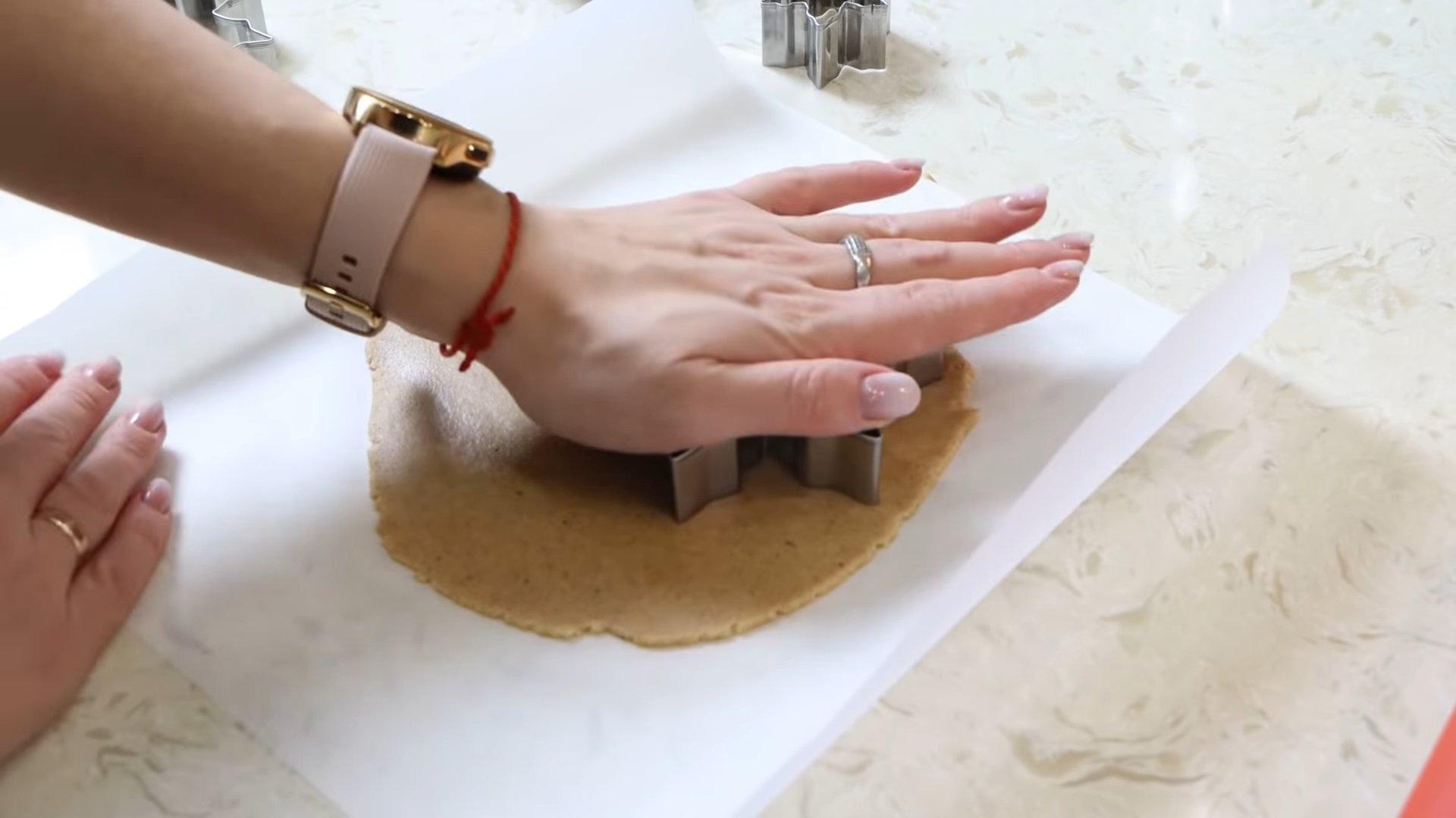 وصفة - خبز الزنجبيل بالعسل لرأس السنة الجديدة في زمن الصوم الكبير - الخطوة 9