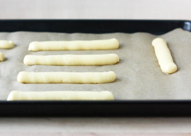 لماذا لا تنجح عملية صنع الإكلير؟ - لقد تُركت قطع الإكلير في درجة حرارة الغرفة لفترة طويلة.