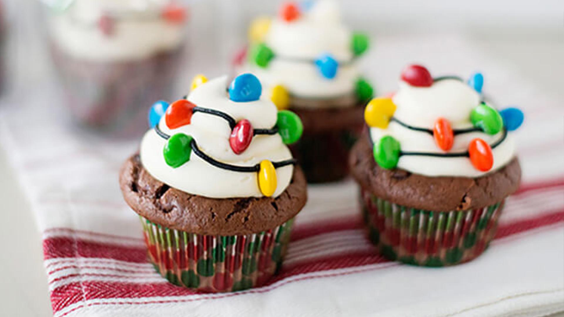 So dekorieren Sie Cupcakes für Silvester 2022 – Foto 13