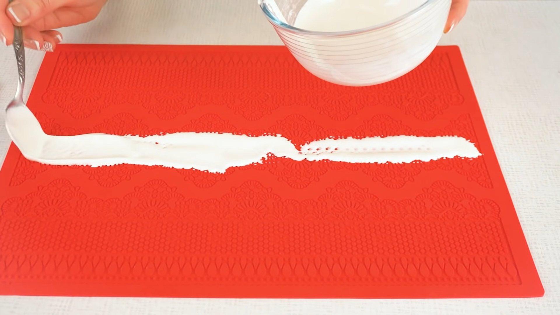 Ricetta - Pizzo per torta con glassa flessibile - Fase 2