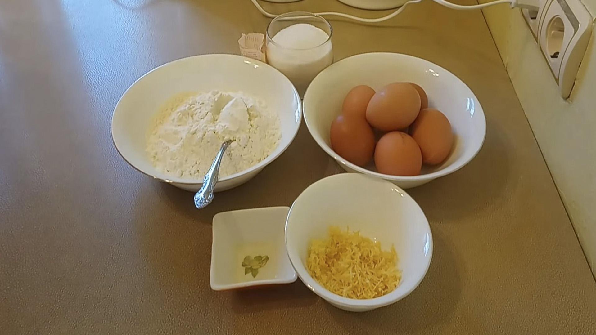 Resipi - Lemon Sponge Cake: Isang Simpleng Klasikong Resipi - Hakbang 1