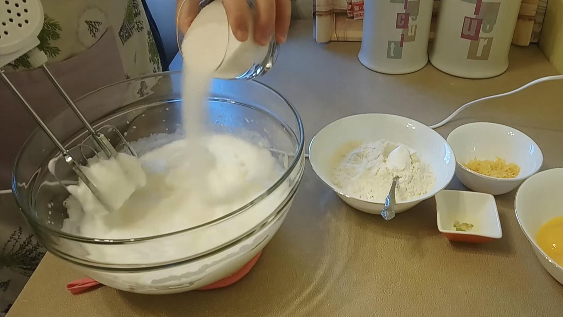 Resipi - Lemon Sponge Cake: Isang Simpleng Klasikong Resipi - Hakbang 4