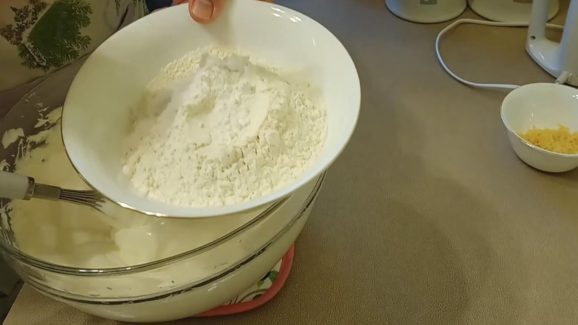 Resipi - Lemon Sponge Cake: Isang Simpleng Klasikong Resipi - Hakbang 7