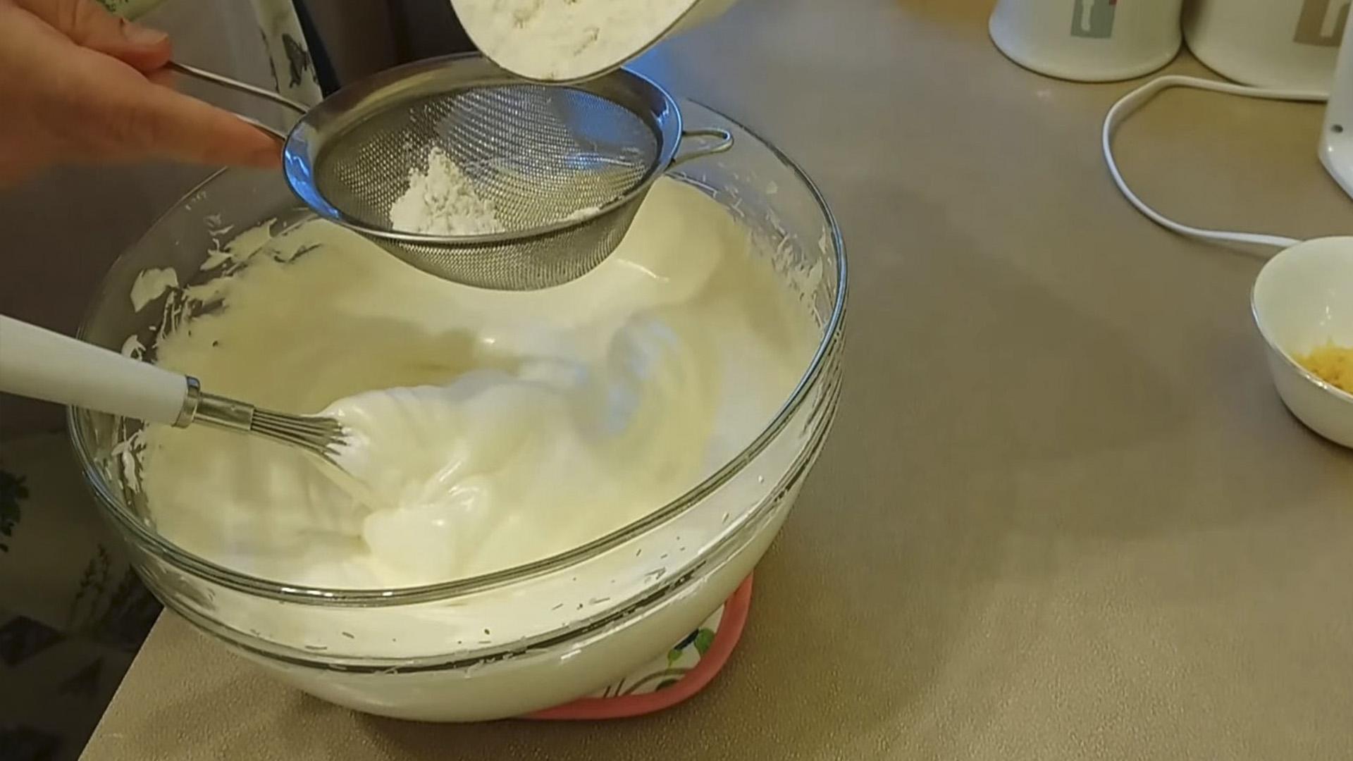 Resipi - Lemon Sponge Cake: Isang Simpleng Klasikong Resipi - Hakbang 8