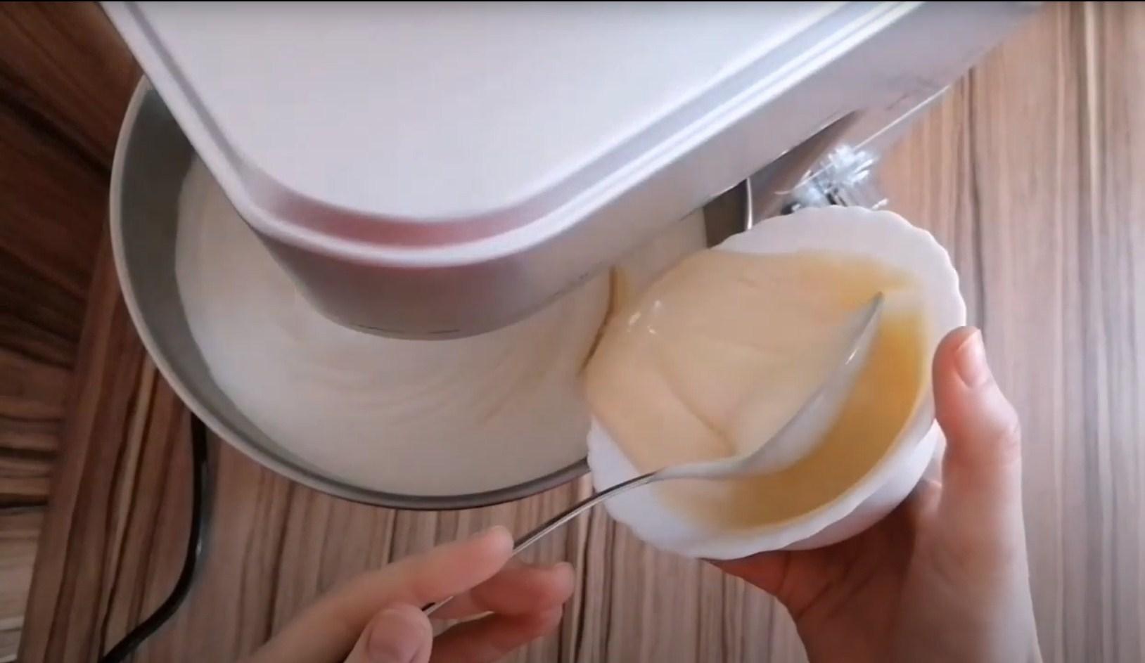 وصفة - كيكة إسفنجية كلاسيكية مع حليب مكثف - الخطوة 4