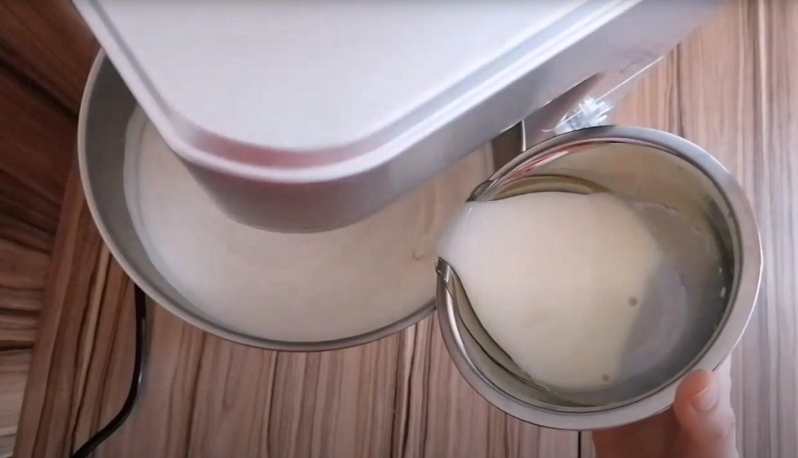 وصفة - كيكة إسفنجية كلاسيكية مع حليب مكثف - الخطوة 5