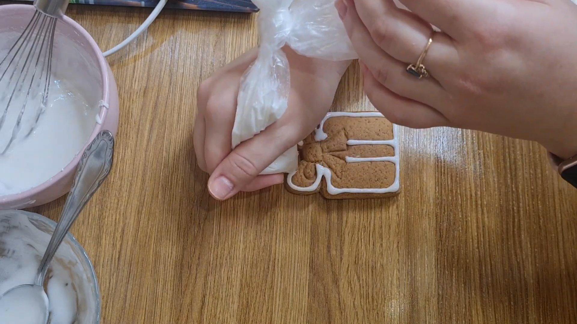 وصفة - كعكات الزنجبيل لتزيين المنزل - الخطوة 10