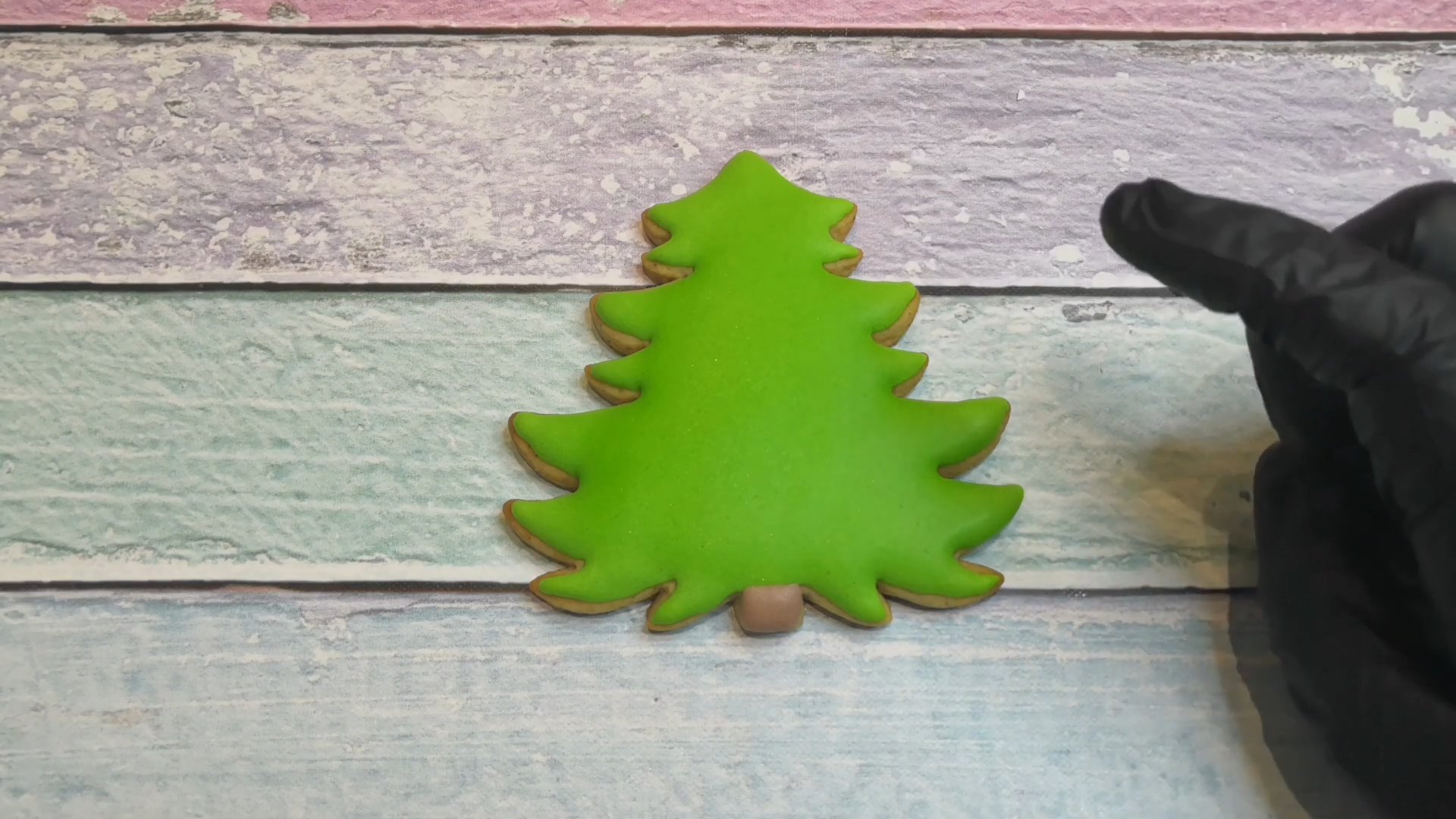 Rezept – So dekoriert man einen Lebkuchen-Weihnachtsbaum – Schritt 6