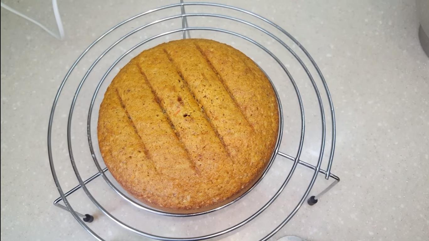 Recipe ng Carrot Cake na may Walnuts - Hakbang 9