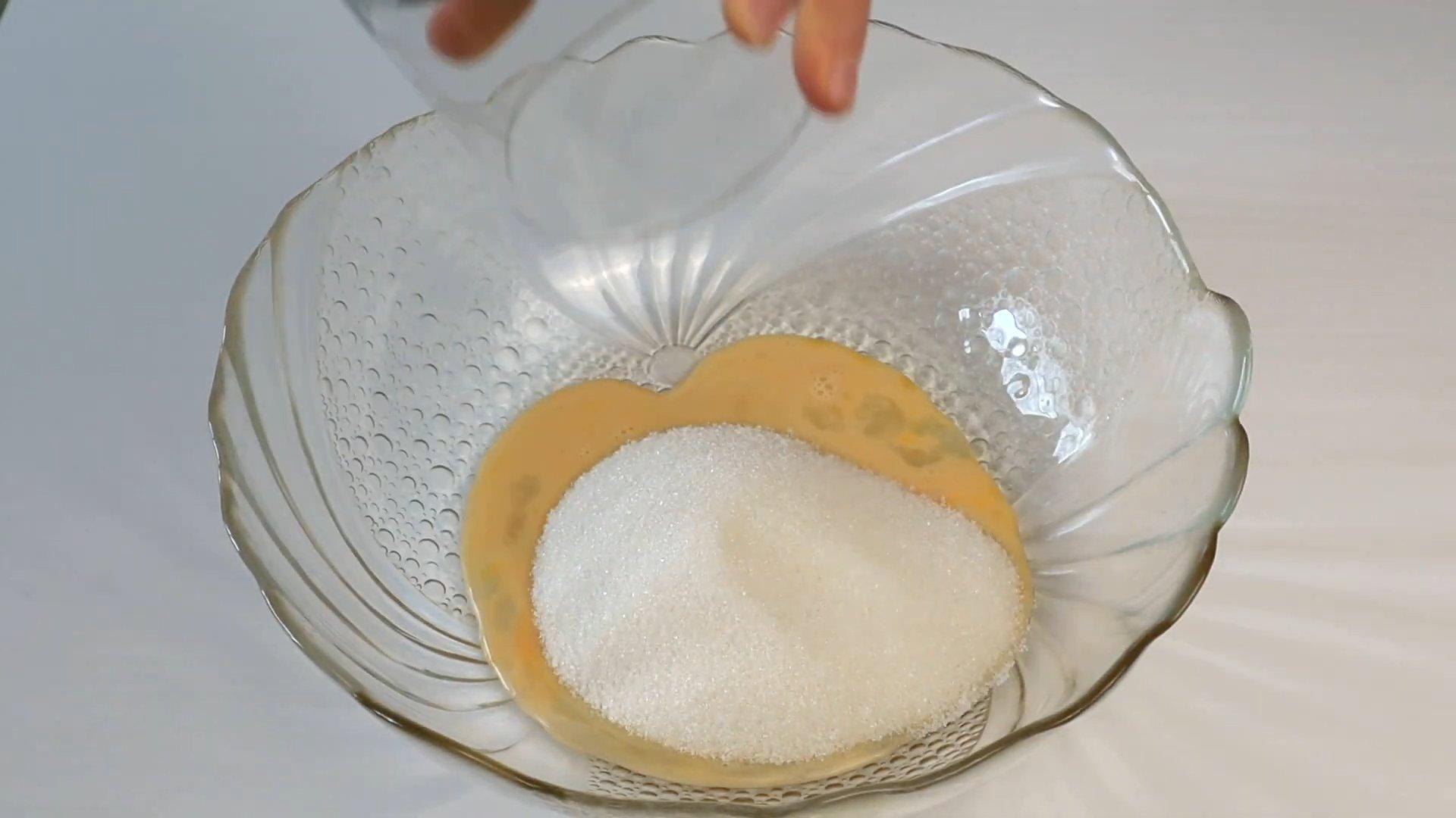 Bløde chokoladepeberkager med creme fraiche i ovnen - Trin 2