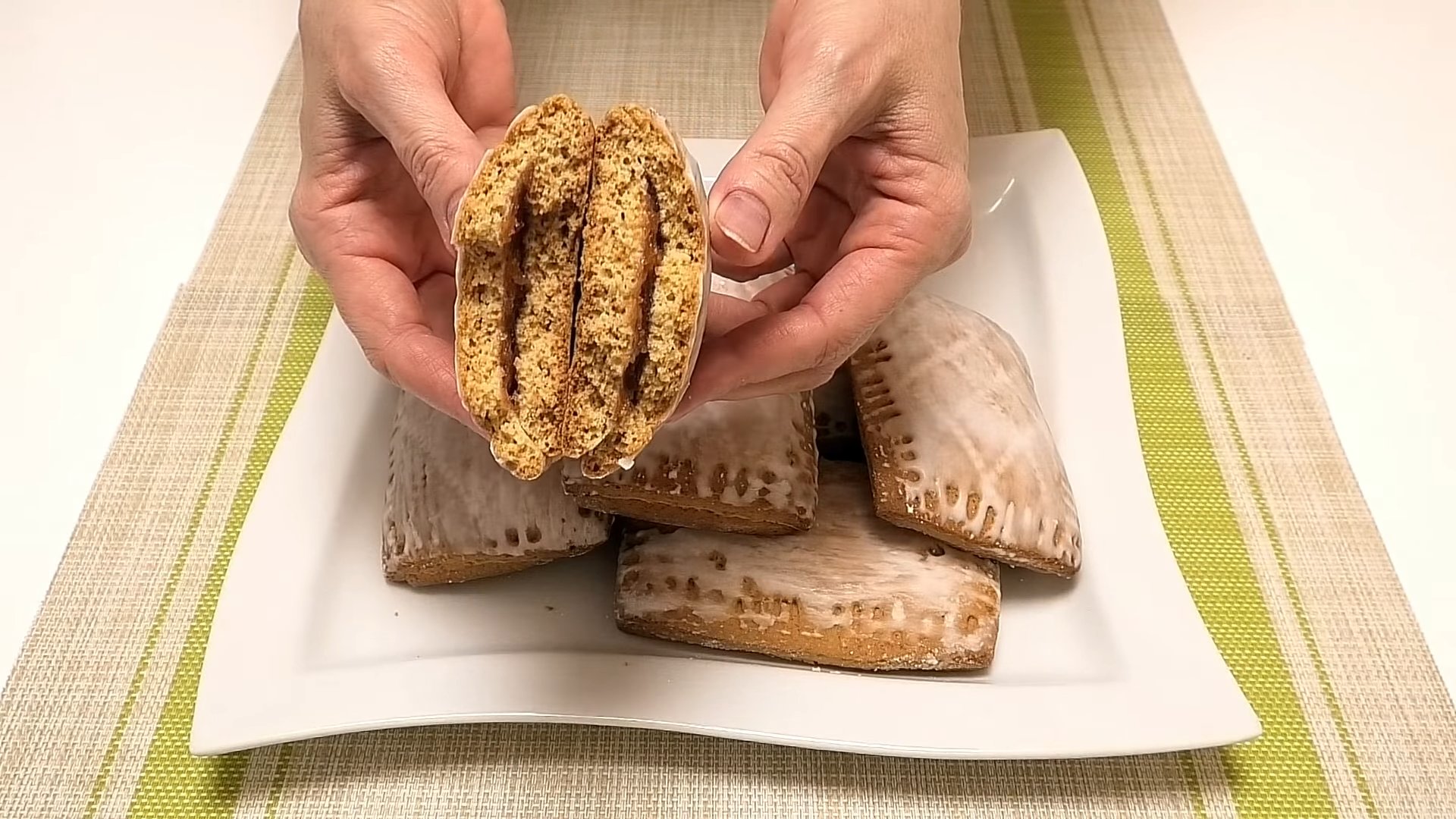 Recepta de pa de gingebre Tula amb melmelada - Pas 17