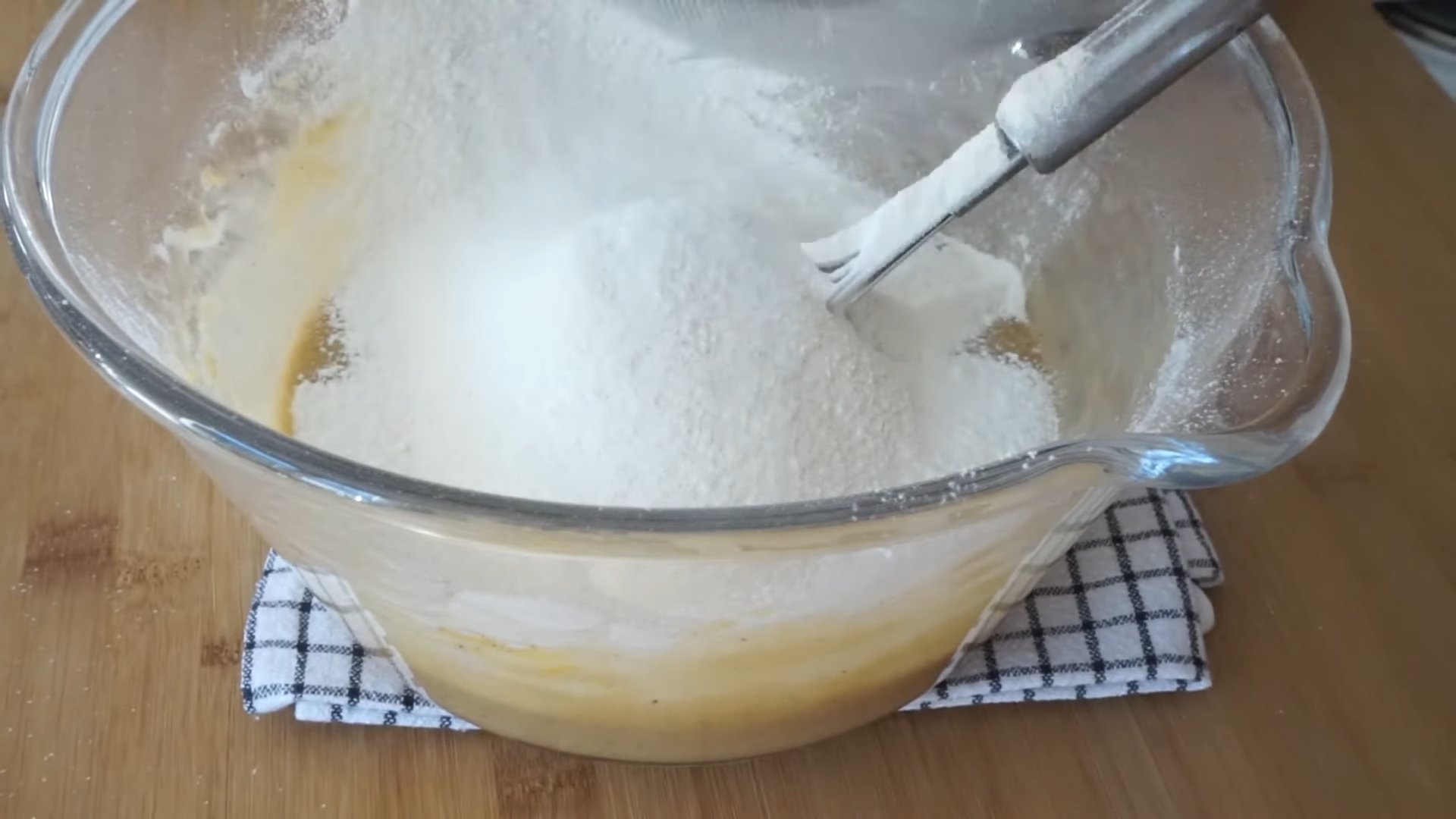 وصفة كعكات الزنجبيل بالعسل - الخطوة 8