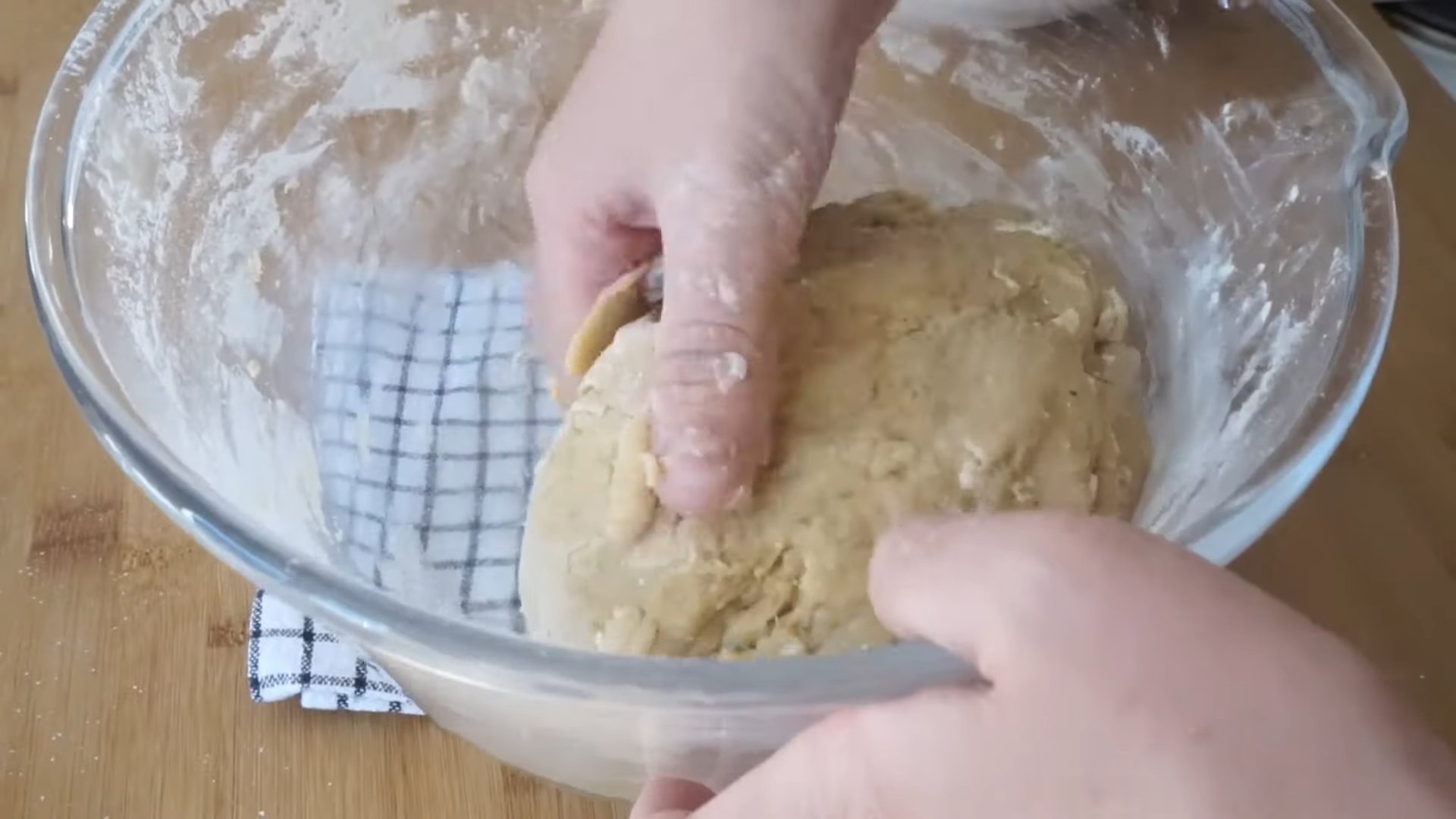 وصفة كعكات الزنجبيل بالعسل - الخطوة 9