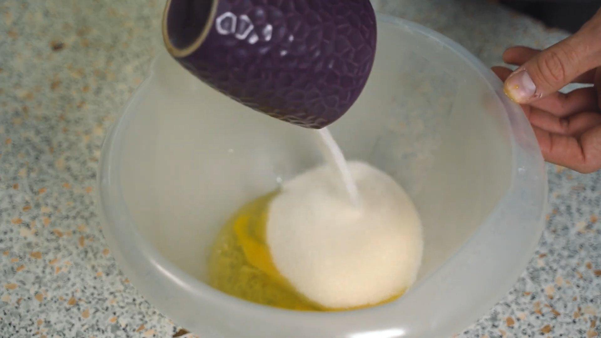 Opskrift - Chokoladekage i en slowcooker med kefir - Trin 1