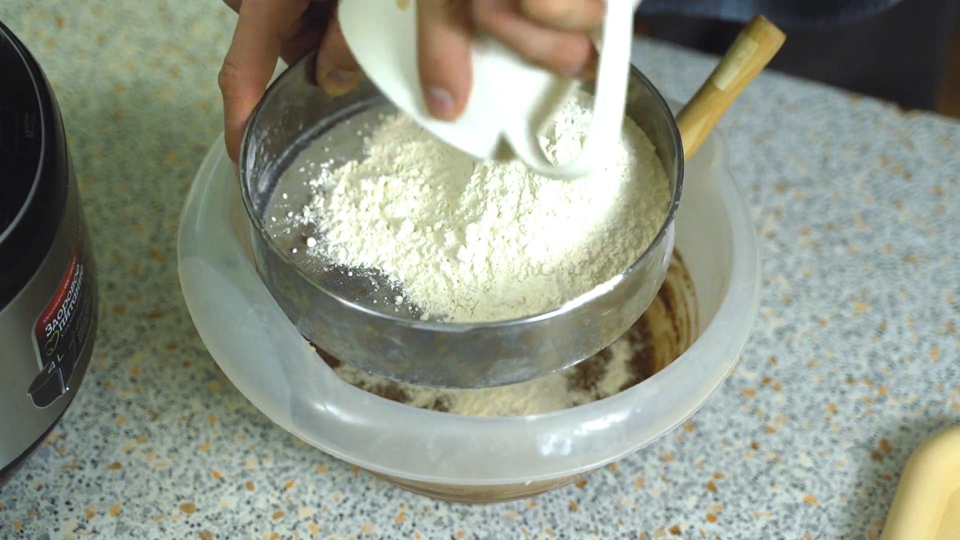 Opskrift - Chokoladesvampekage i en slowcooker med kefir - Trin 9