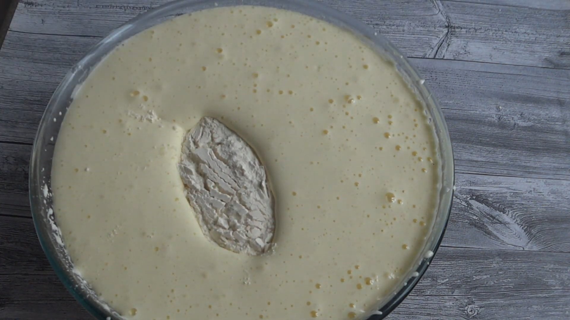 وصفة - كيكة إسفنجية بالماء المغلي وزيت دوار الشمس - الخطوة 4