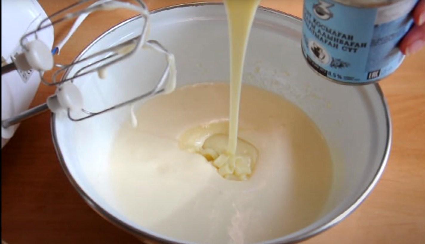 وصفة - كيكة إسفنجية بالحليب المكثف والقشدة الحامضة - الخطوة 4
