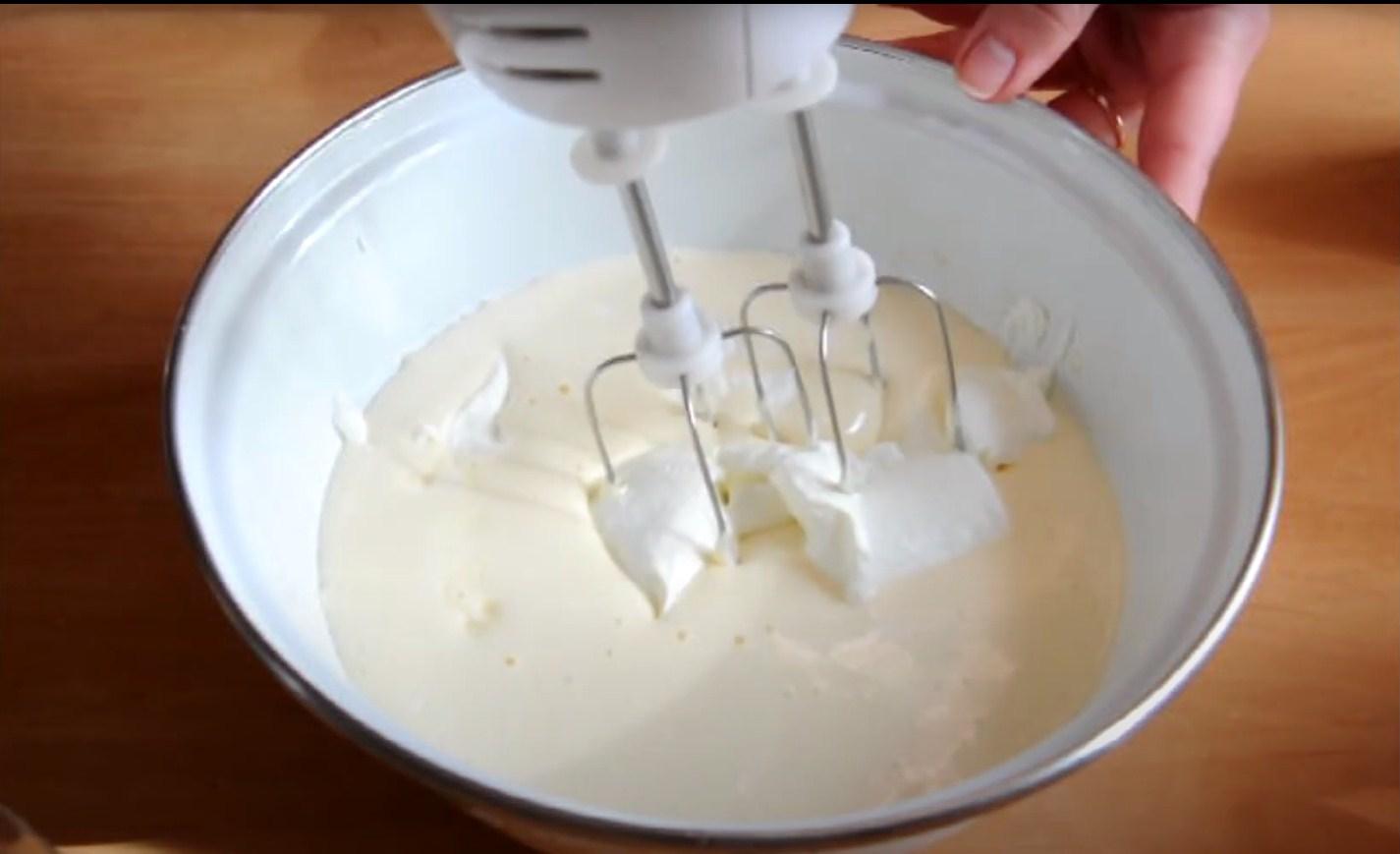 وصفة - كيكة إسفنجية بالحليب المكثف والقشدة الحامضة - الخطوة 6