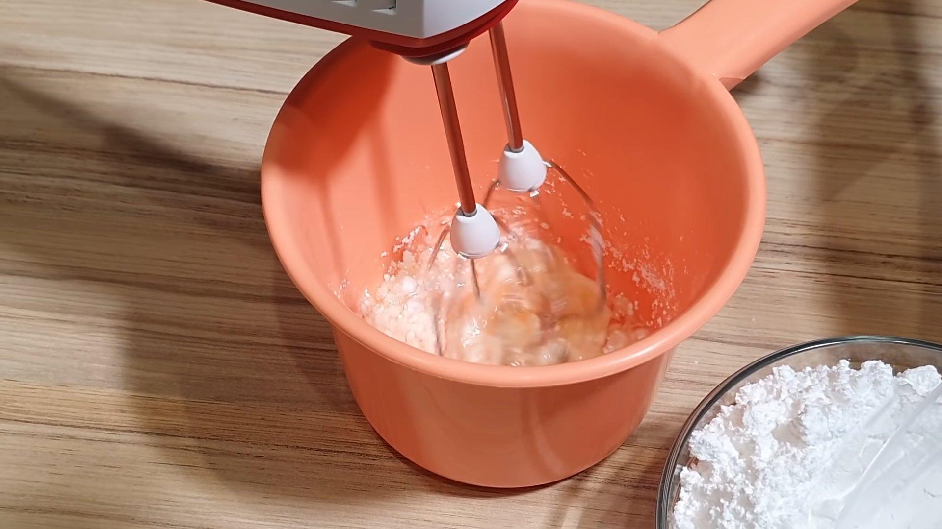 Ricetta - Glassa reale per decorare torte - Fase 3