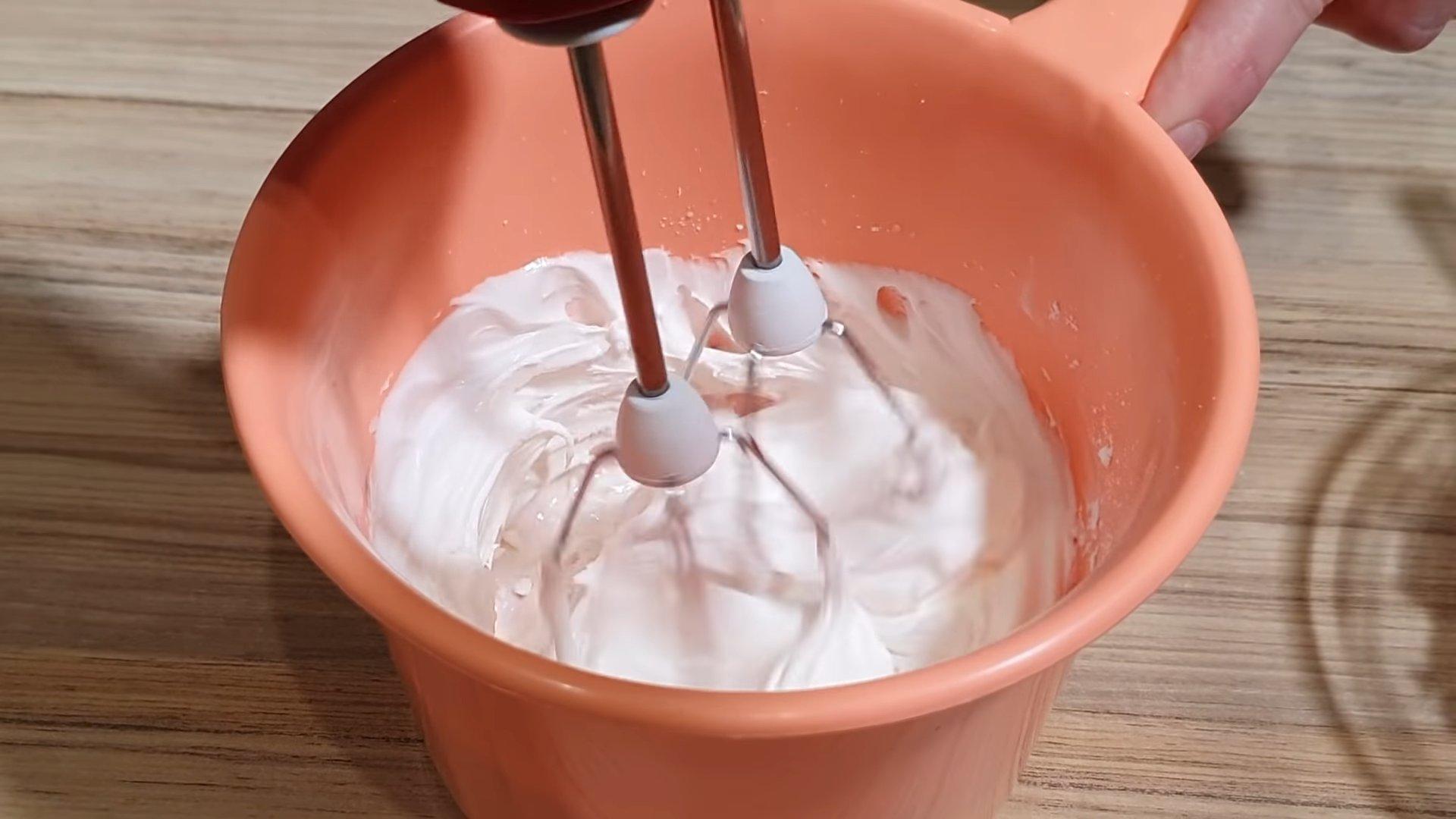 Ricetta - Glassa reale per decorare torte - Fase 5