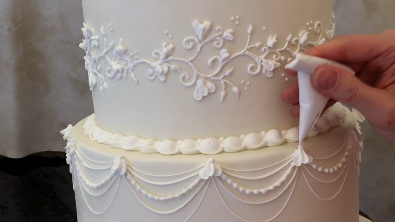 Ricetta - Glassa reale per decorare torte - Fase 7