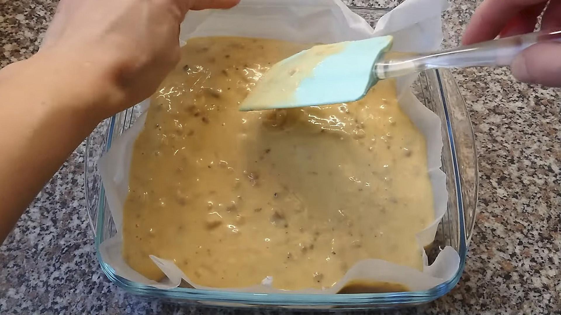 وصفة - كيكة إسفنجية بالعسل والجوز - الخطوة 8