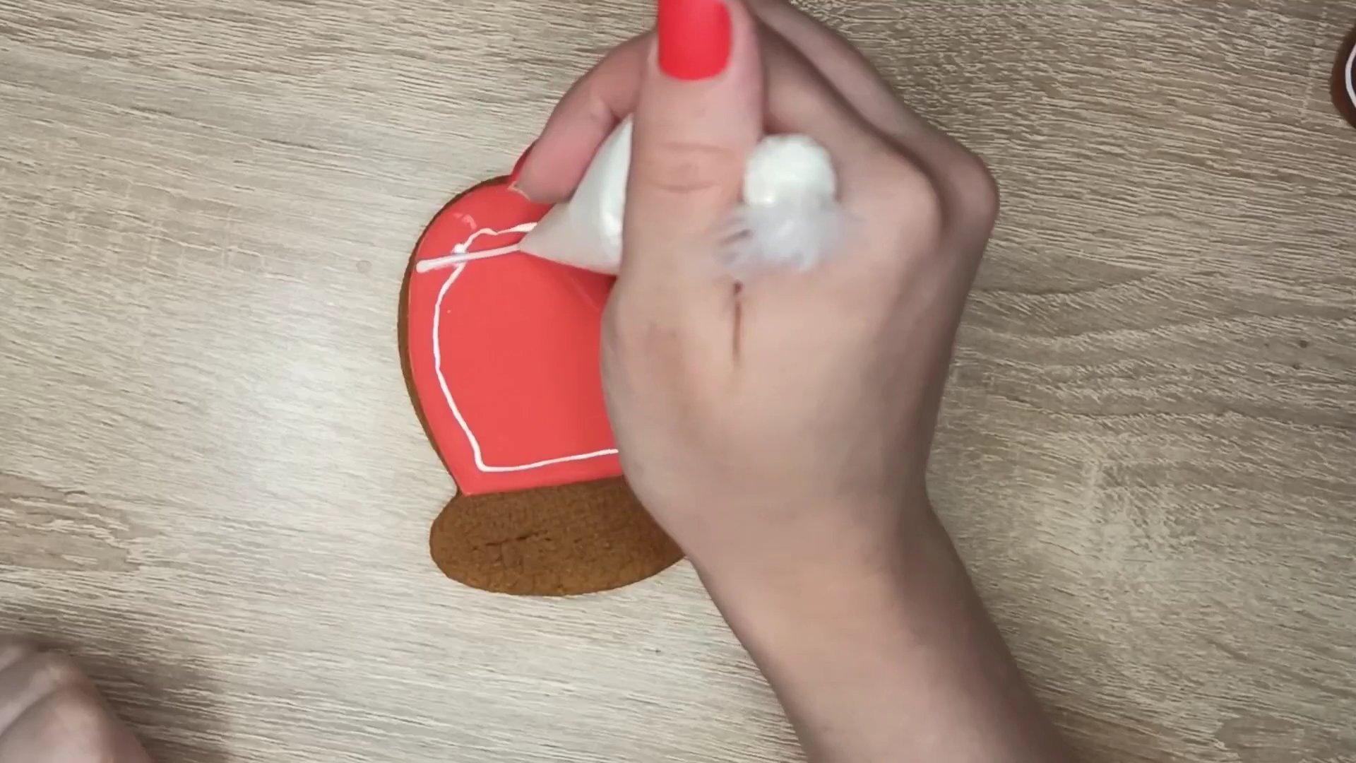 Rezept – Bemalen der Lebkuchen-"Fäustlinge" – Schritt 3