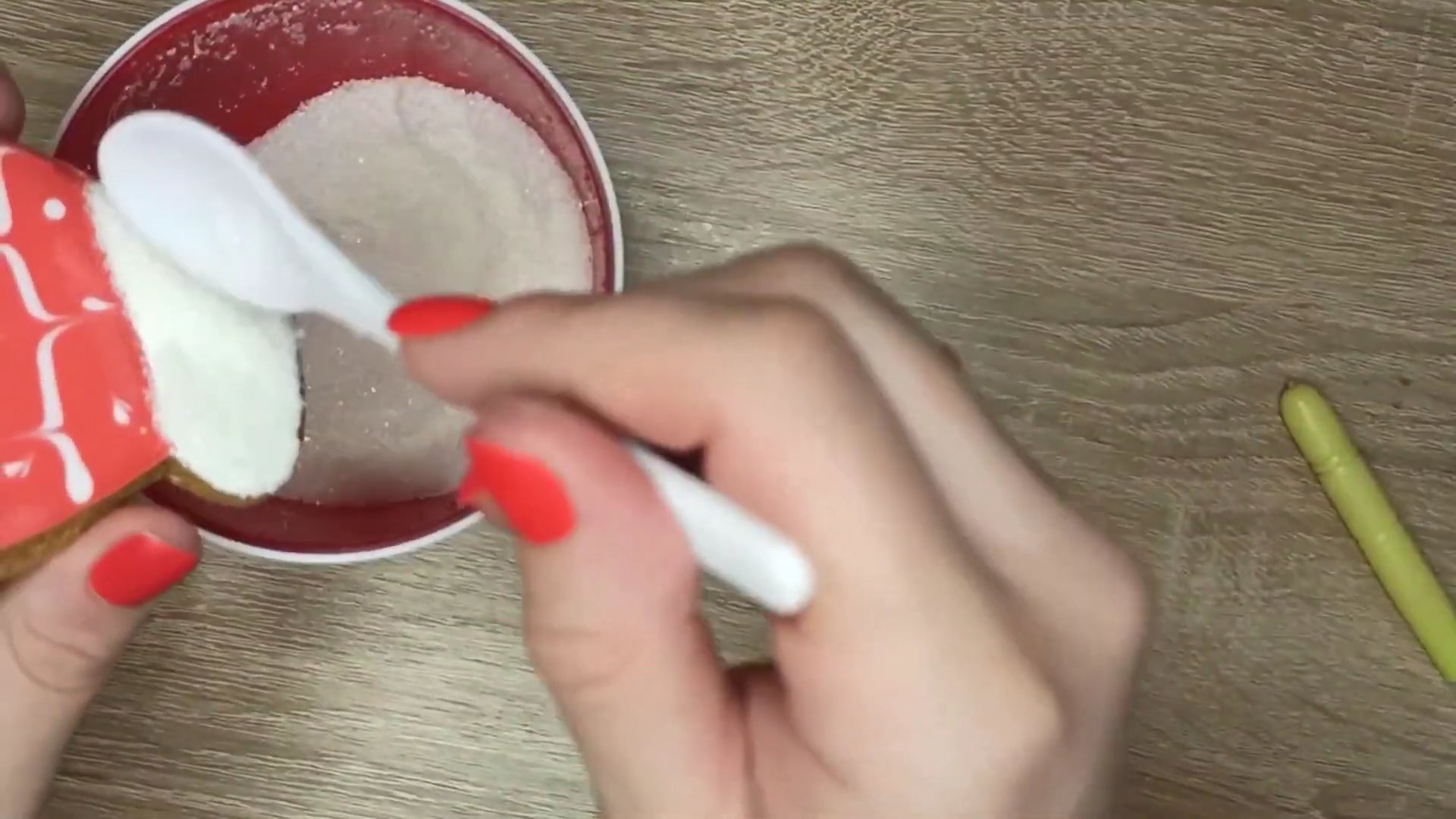 Rezept – Bemalen der Lebkuchen-"Fäustlinge" – Schritt 6